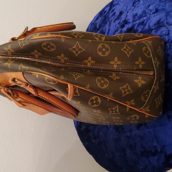 Authentic Louis Vuitton Travel/Handbag - Picture 9 of 17